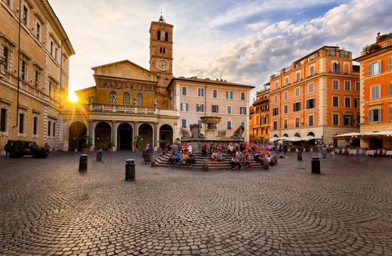 Luxury Art Apartment In Trastevere With Terrace Rom Exterior foto